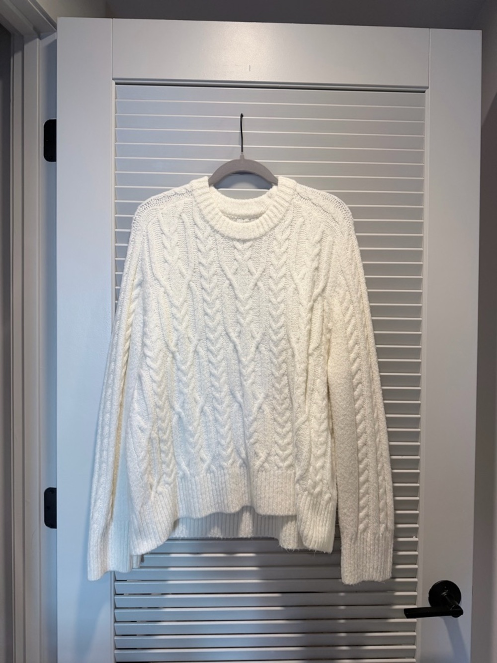 Abercrombie & Fitch Cream Cable Knit Crewneck Sweater